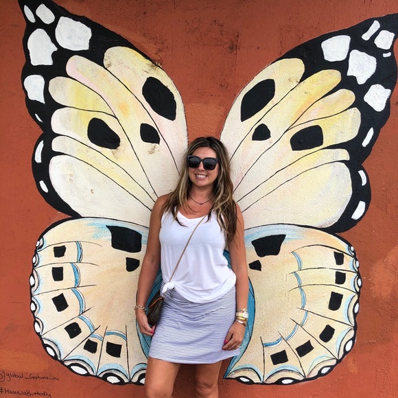 Meet your Posher🌺 - Picture 3 of 16